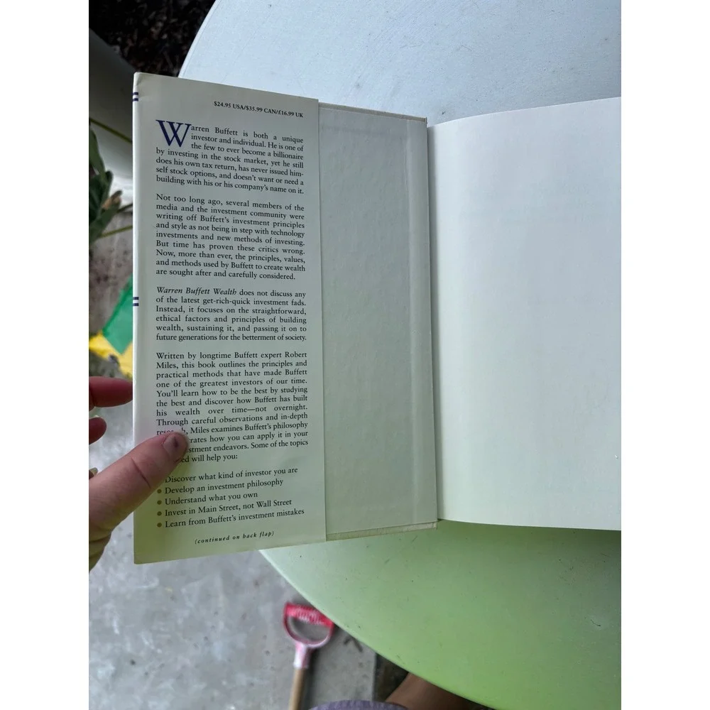 Warren Buffett Wealth Robert P Miles Hardcover 2004‎ Investment Principles Wiley